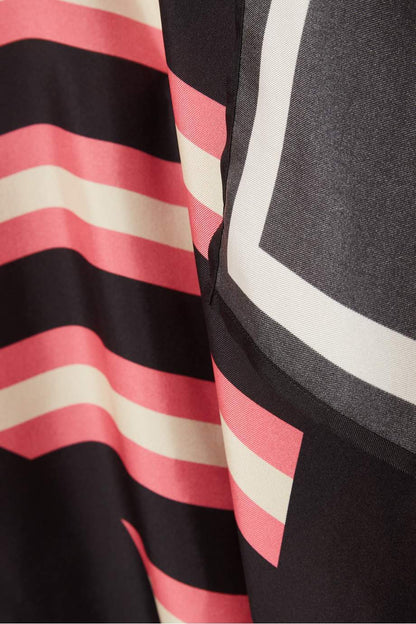 Women Digital Casual Wear Printed Striped Pattern Crepe Kaftan